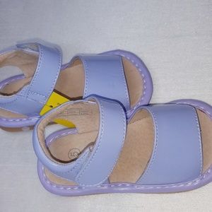 Squeaker sandals